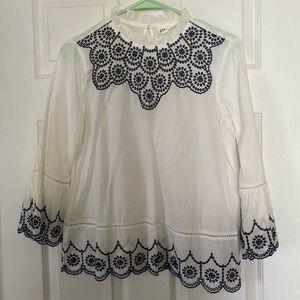GAP white eyelet shirt with flutter sleeves